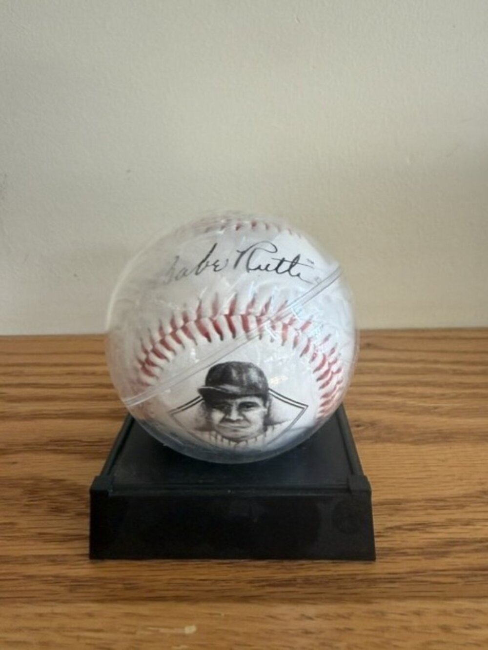 1995 Gift Collection Babe Ruth 100th Anniversary Commemorative Baseball W Stand